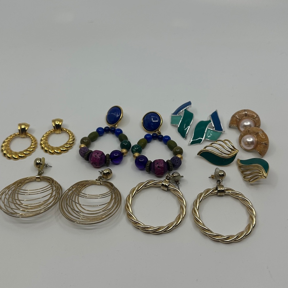 Lots Of Fabulous Vintage Earrings - Picture 7 of 9